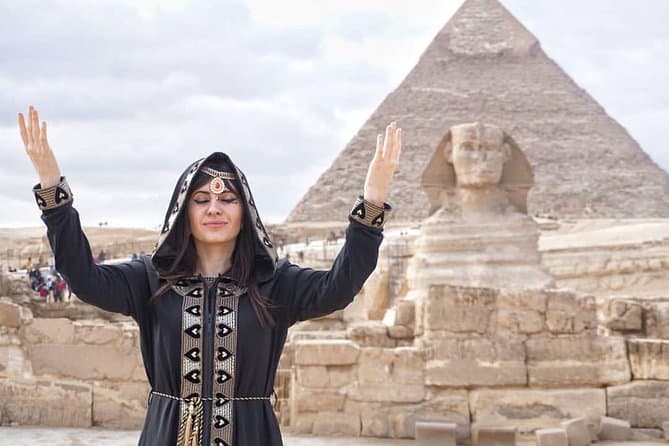 Half Day tour to Visit Giza Pyramids and Sphinx Strat from Cairo Airport