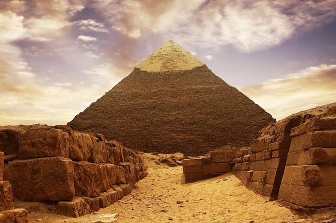From Hurghada: Cairo 2-Day Tour incl. Flights and Hotel