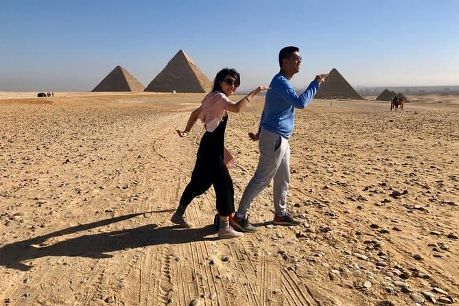 Private Cairo Best tour Pyramids ,Museum, Old Cairo and bazaar