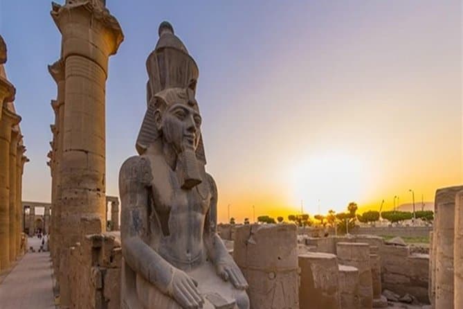 Private Day Tour of the East and West Banks from Luxor