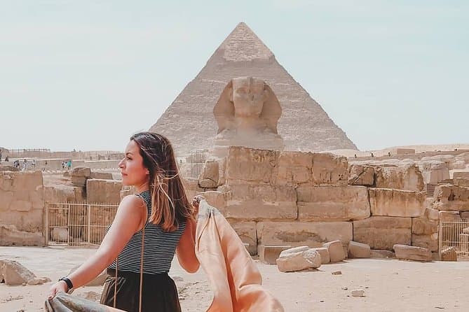 From Hurghada: Pyramids & Museum Small Group Tour by Van & lunch