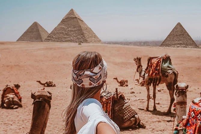 Giza Plateau Decoded – Private Experience with an Egyptologist