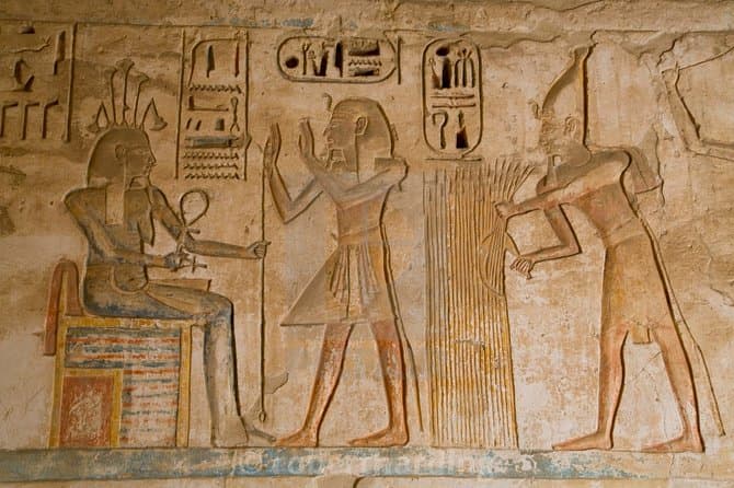From Luxor: Habu Temple,Valley of the Artisans,Valley of the Queens-Private Tour
