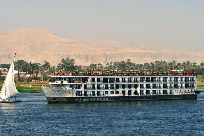 Luxury 5 Days Nile River Cruise from Luxor to Aswan with Private Tour Guide