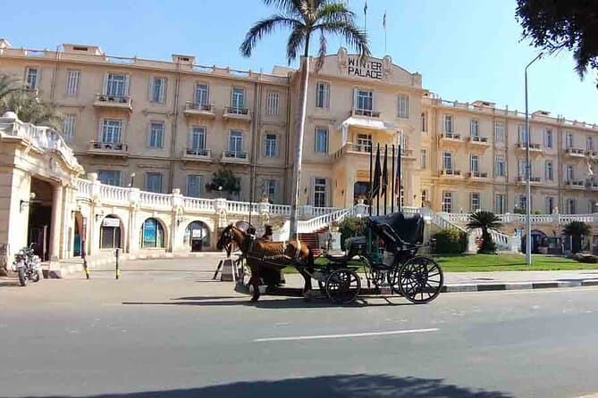 جولة في مدينة الأقصر بعربة الخيل