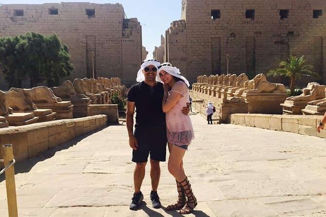 Cairo: Overnight all inclusive tour in Luxor & Hot air Balloon by Plane
