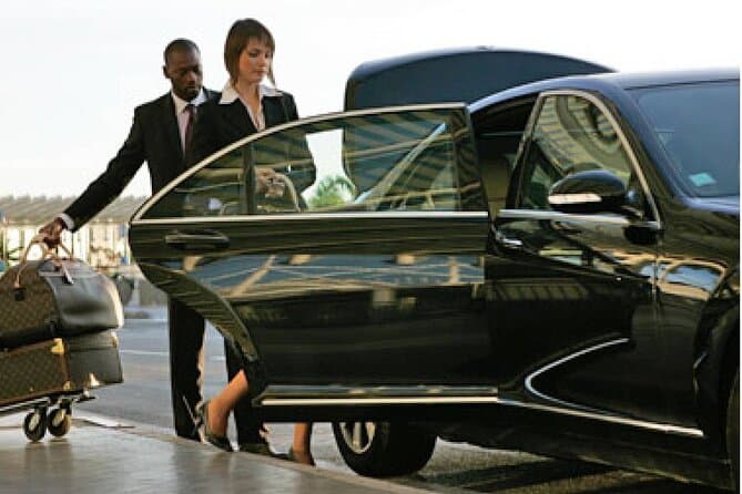 Cairo Airport Arrival or departure transfer in Private Van