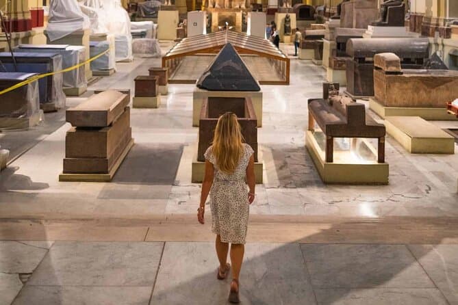 Top Half Day Tour Visit Old Egyptian Museum