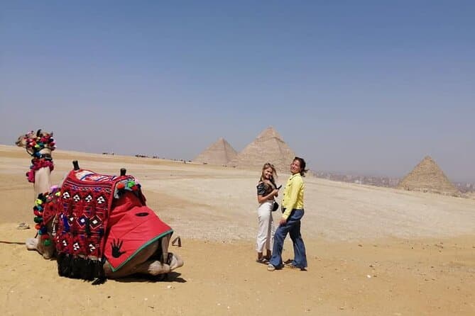 Private Guided Trip Giza pyramids with Egyptology guide and Private Vehicle