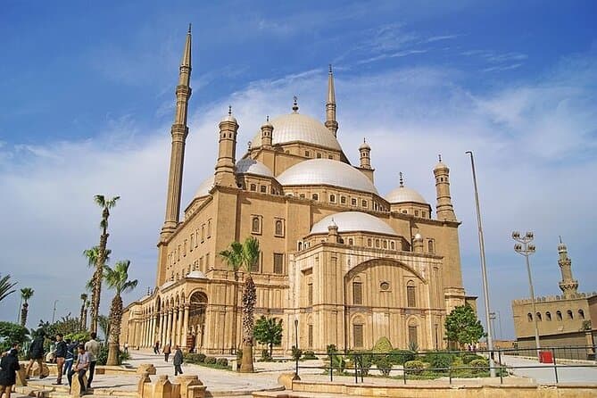 Explore Cairo Egyptian Museum & Coptic Islamic Tour with Guide