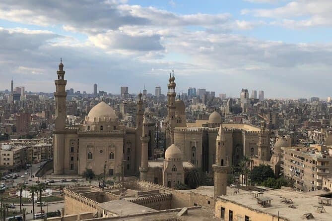 Day tour to Pyramids, Egyptian Museum and Bazaar from Cairo&Giza