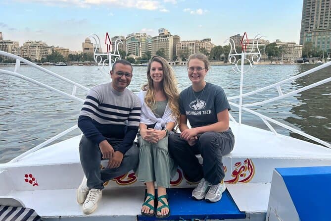 Private sailing boat ( Felucca )for one hour on Nile and lunch