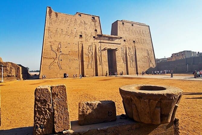 Nile Cruise Package 4 Days 3 Nights from Cairo