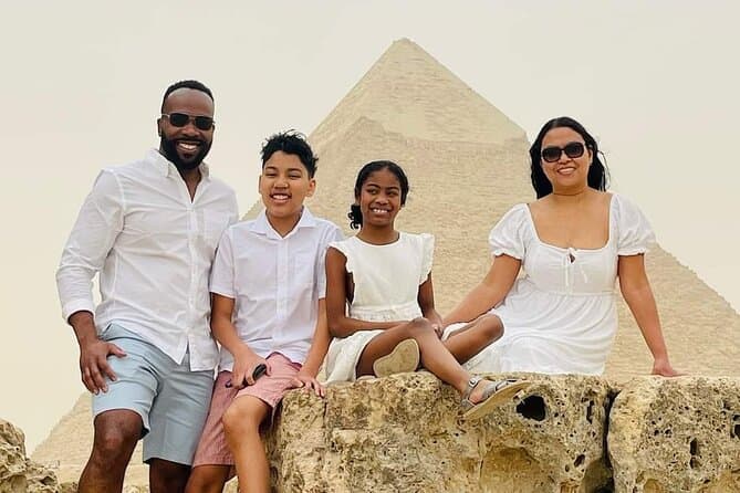 Full Day Tour Giza Pyramids, Egyptian Museum, Khan El-khalili