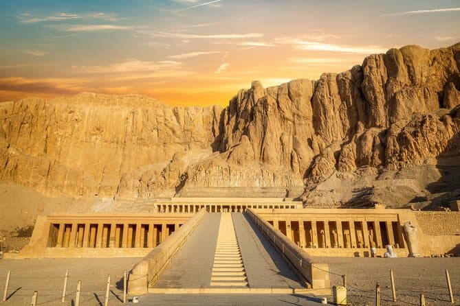Hurghada to Luxor day trip by private car entry fees are icluded