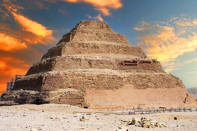 Private Giza Pyramids & Sphinx Experience with Egyptologist Guide