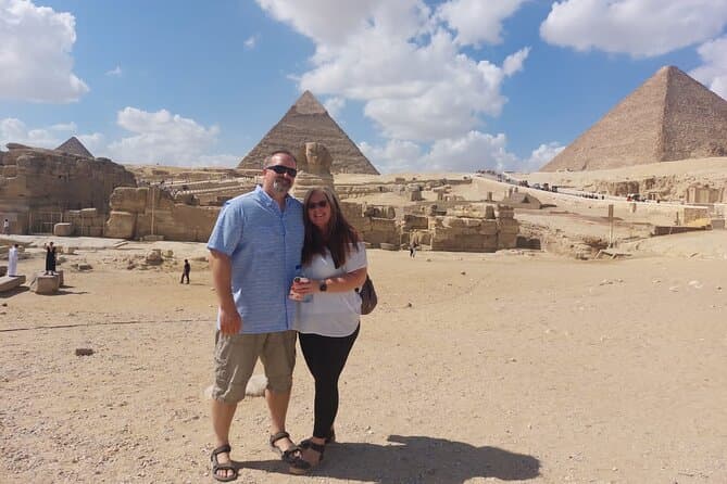 8-hours private tour Giza pyramids ,sphinx, Egyptian museum and sound light show