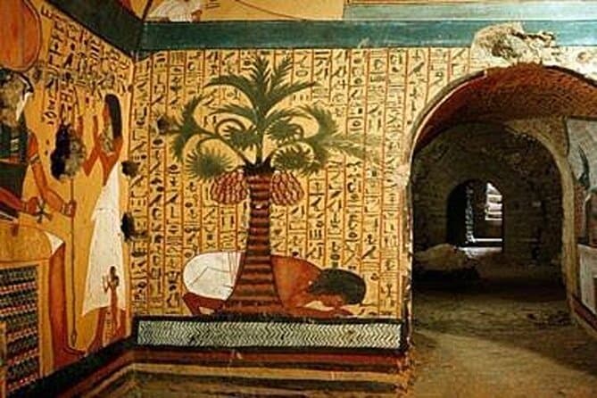 day tour in Luxor west bank, Habu &Deir el Medina, Queens valley