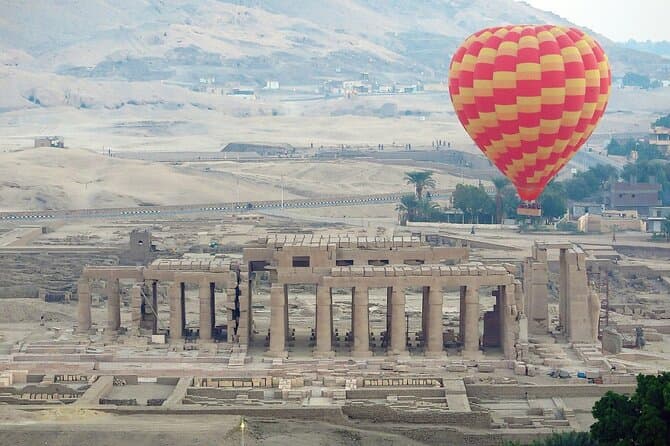From Luxor: Full day tour with balloon