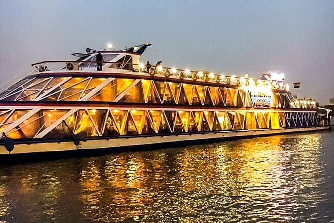 Dinner Cruise on the Nile River in Cairo with Pickup