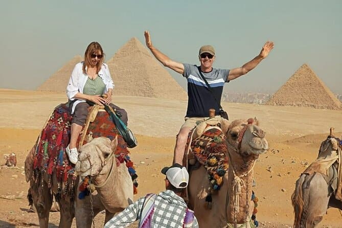 Private Giza Pyramids Tour: Camel Ride & Sphinx with Guide