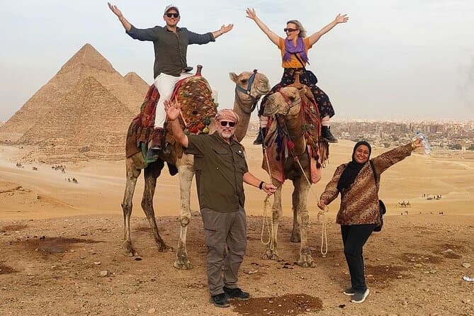 Explore Giza pyramids & Sphinx: Half-Day Historical Tour