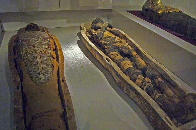 Tour East Bank Temples and Museums in Luxor