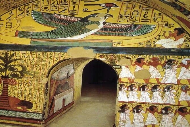Deir El Medina, Habu Temple Shared Tour from Luxor with Lunch