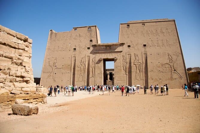 Horus, Kom Ombo and Khnum Temples from Luxor with Transfers