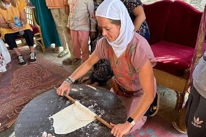 Private Luxor Village Tour with Egyptian Lunch