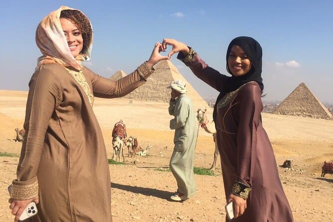 Giza Pyramids Private Layover Tour from airport and drop off at airport