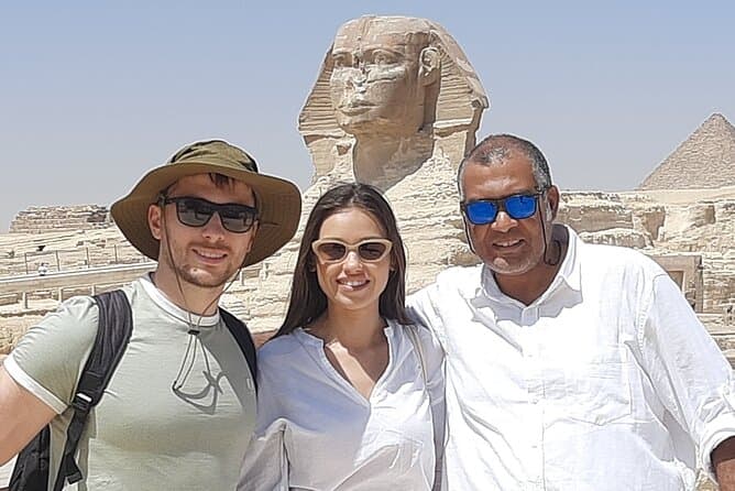 8-Hour Private Tour to Giza Pyramids, Memphis and Sakkara