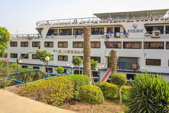 Private River Boat Nile Cruise In Cairo with Pickup