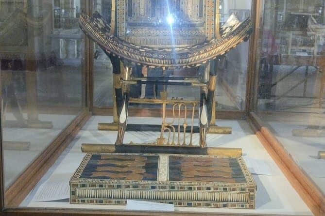 Private Half Day Tour to Old Egyptian Museum Tahrir Square