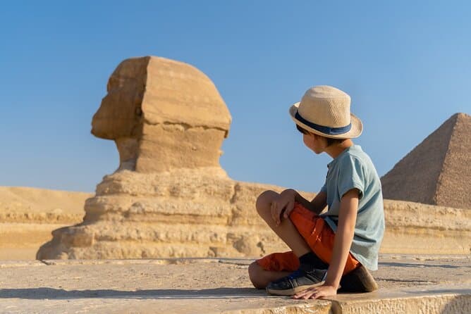 Private Trip from Hurghada to Cairo Pyramids, Sphinx, and Museum