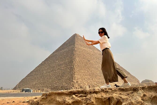 Half Day Tour To Giza Pyramids with Free Camel Ride