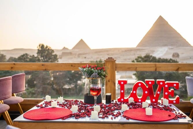 4-Hours Private Dinner at Great Pyramid Inn With Pyramids View