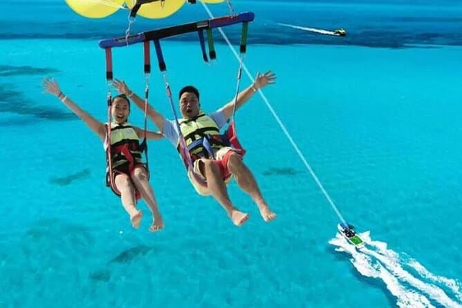 Hurghada: Red Sea Parasailing with Private Transfers