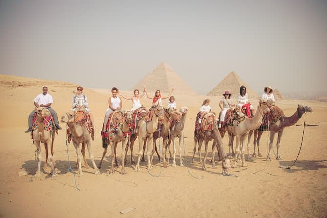 Private Half-Day Tour: Giza Pyramids and Sphinx by Camel