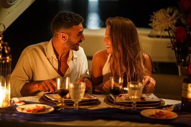 Romantic Dinner Cruise in Cairo Nile for Couples (Luxury)