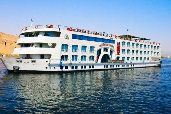 Egypt Luxury Tour : Pyramids to Paradise 10 Days / 9 Nights