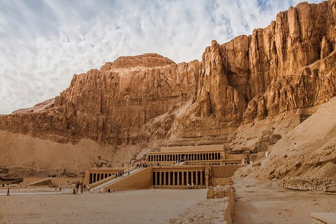 Special Luxor Day Tour West Bank 1 & 2 and Queens, Kings Valley