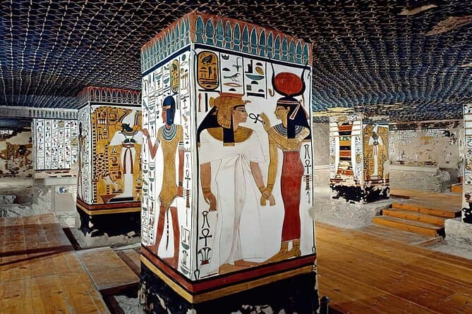 Private Tour to Valley of the Kings & Queens with Lunch