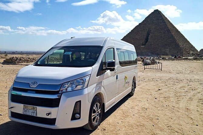 Private Transfer to Cairo Airport with Snacks and Water