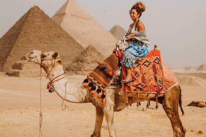 Full-Day Giza Pyramids and Grand Musuem Tour from Cairo Airport