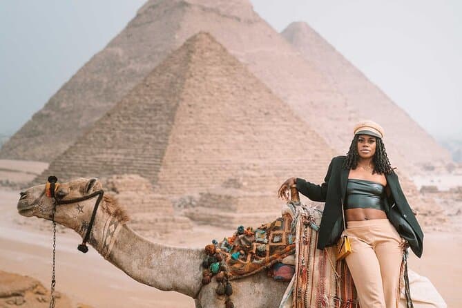 Private Guided Tour of Giza Pyramids and Sphinx with Camel Ride