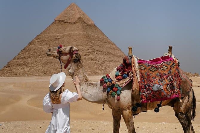 8-hours Giza pyramids,Sphinx ,Sakkara step pyramid and Memphis old city