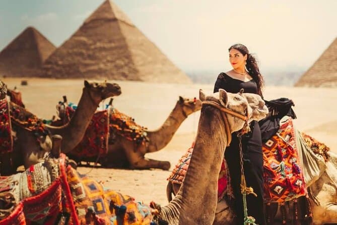 Cairo 8 Hour Private Tour of Pyramids, Egyptian Museum and Bazaar