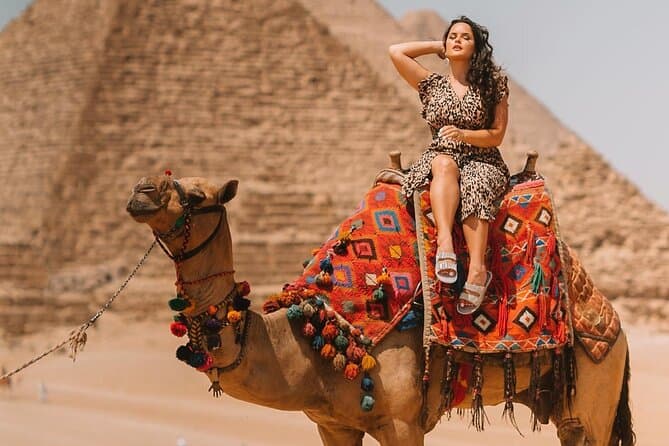 Private Tour Giza Pyramids , Sphinx and Valley Temple with Expert guide