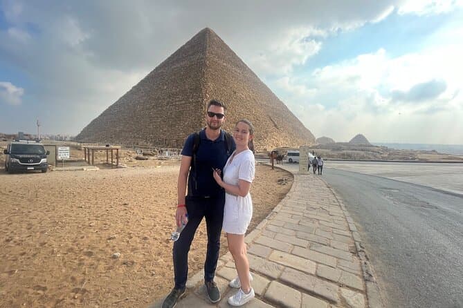 Private All-Inclusive Giza Pyramids & Sphinx with Egyptologist